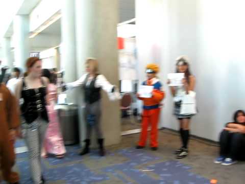 Fanime day three Hug line