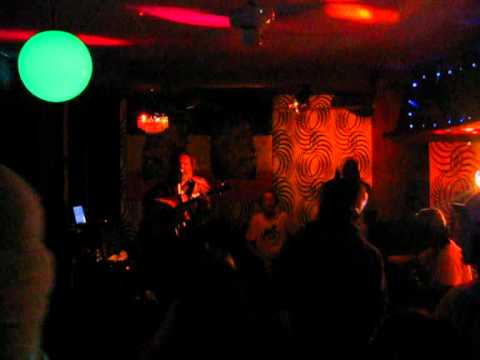 Uwe Banton ls Yah Meek live acoustic & sound show Hamburg