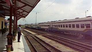 preview picture of video 'Kereta Api Cirebon Ekspres menuju Tegal'