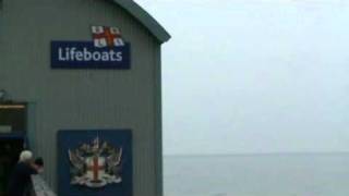 preview picture of video 'Selsey Lifeboat Shore Dive May 2008'