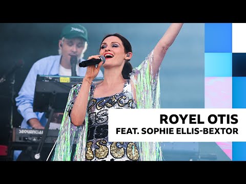 Royel Otis - Murder On The Dancefloor (feat. Sophie Ellis-Bextor) (Reading 2025)