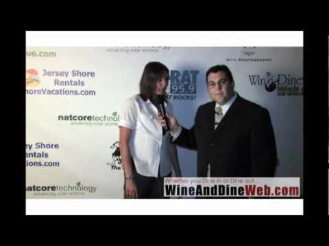 download lagu mp3 mp4 Nicole Perrone, download lagu Nicole Perrone gratis, unduh video klip Nicole Perrone