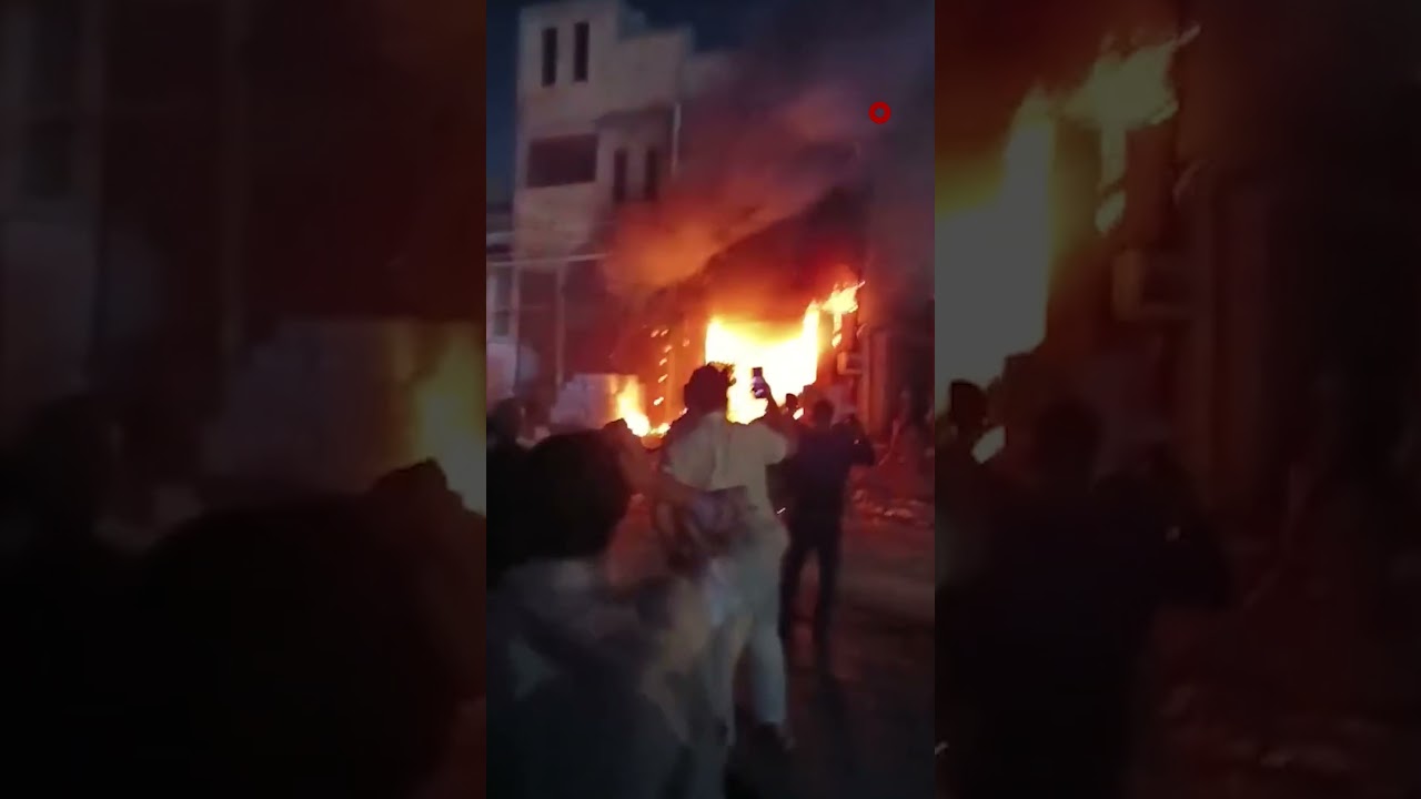 فيديو | اندلاع حريق ضخم في أحد المجمعات التجارية بقضاء سوق الشيوخ في محافظة ذي قار