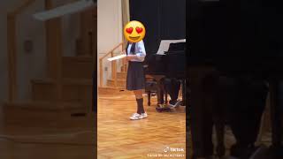 Download lagu 世界で10人しか歌えない魔笛をJKが歌う mp3