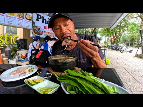 First Day in Vietnam 🇻🇳 | $25 Airbnb, Street Pho & New Friends