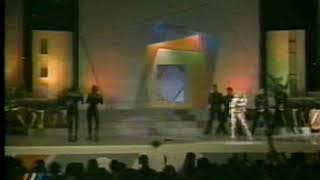 PAULINA RUBIO - EL PRIMER AMOR /AMOR DE MUJER- SIEMPRE EN DOMINGO