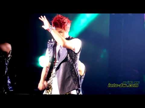 [FANCAM] 110814 Dongwoon - Shock @ Uηitεd Cubε CoηceяT #23