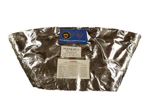 PFX7FRGC 7 SHOT GREEN COMET - DOMINATOR FIREWORKS PRO