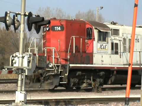 ICE 114(GP9) working Nahant yard on11/1/08, spectacular sound!!!
