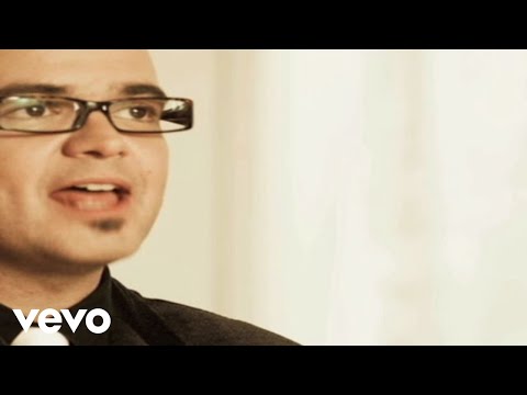 Luis Fonsi - Aqui Estoy Yo ft. Aleks Syntek, Noel Schajris, David Bisbal