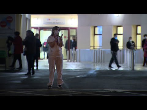 Healthcare workers return the applause to the citizens