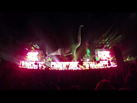 MOSHING AT 12TH PLANET B2B VIRTUAL RIOT LOST LANDS 2018