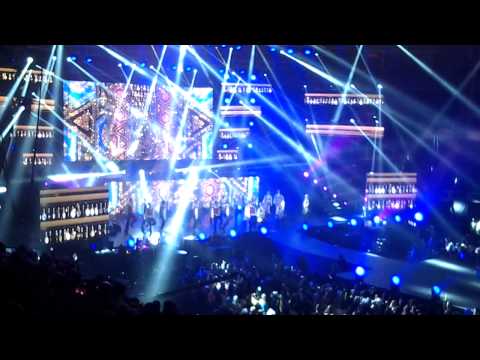 Music Bank in Istanbul Opening Folk Dance [FANCAM]