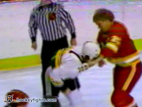 Willi Plett vs Ray Bourque