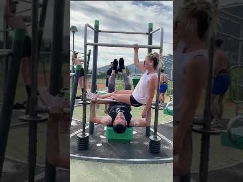 Ma nouvelle parodie chantée : « elle a elle a » (pris du poids)