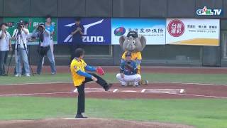 [分享] 陳義信開球  洪一中蹲捕