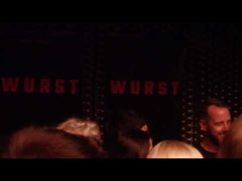 Wurst im WUK - Autogrammstunde 2.11.2019 Teil 1