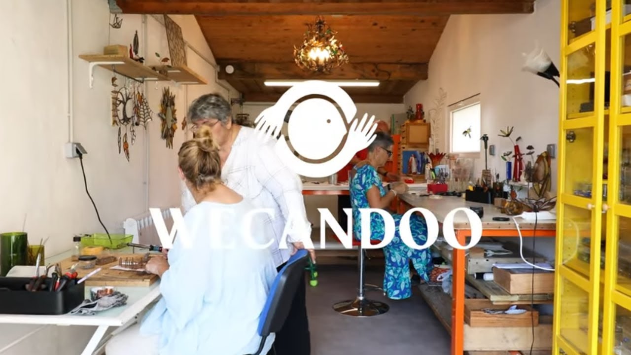 Découvrez l'art du vitrail avec Marie-Michèle - Vidéo