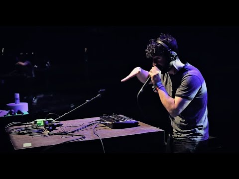 MB14 vs SLIZZER 1 Round Grand Beatbox LOOPSTATION Battle 2017