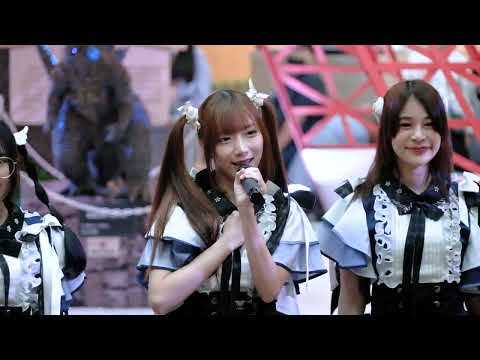 Fancam Kitty Sora Sora - Full Stage Seacon On Tour l OMG Lands @ Seacon Square 4/5/2023