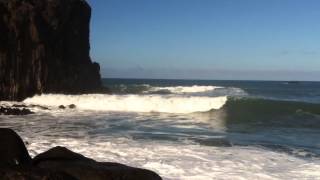 preview picture of video 'Nothern Madeira Atlantic waves'
