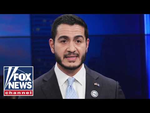 'They SHOULD worry': Dem pollster SOUNDS ALARM on El-Sayed