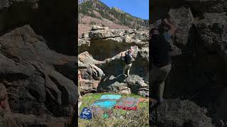 Video thumbnail of Problem 3 (Boulder A.Noroeste - Four Rooms), 5+. Pont de Camps