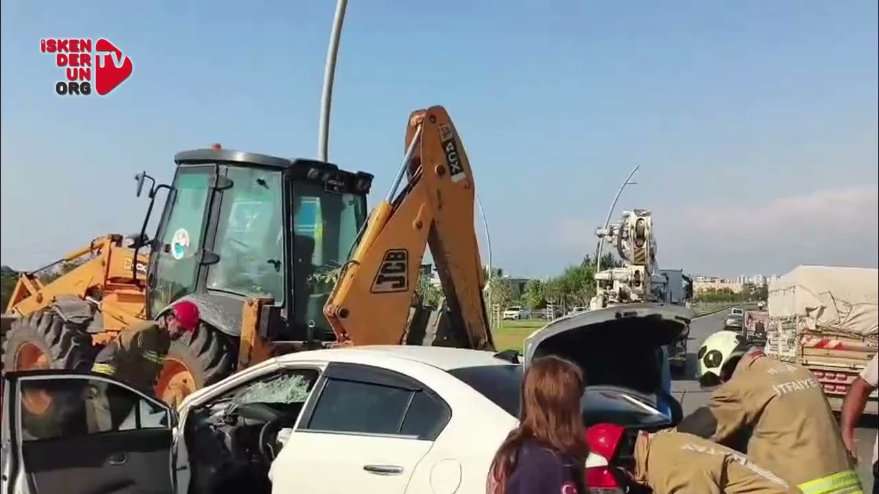 Arsuz’da Kepçe ile Otomobil Çarpıştı: 1 Yaralı!