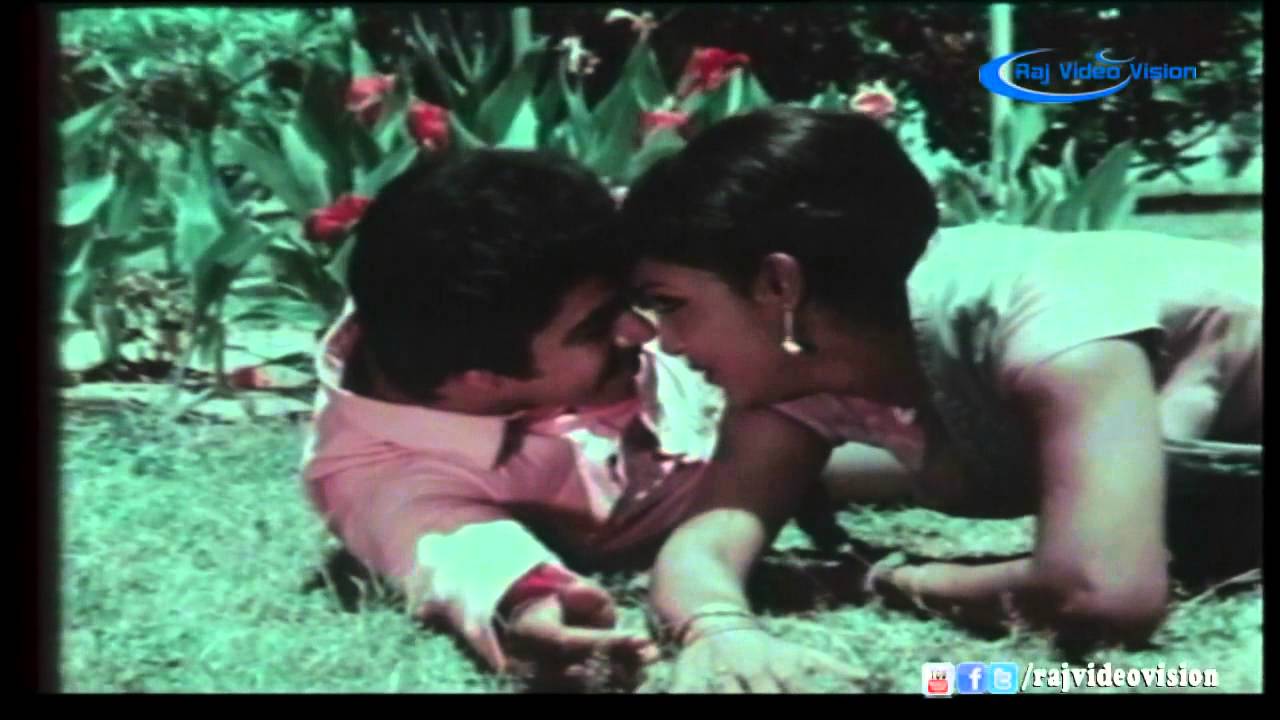 Ilaigal Meethum Malargal Song Lyrics | Kulirkaala Megangal