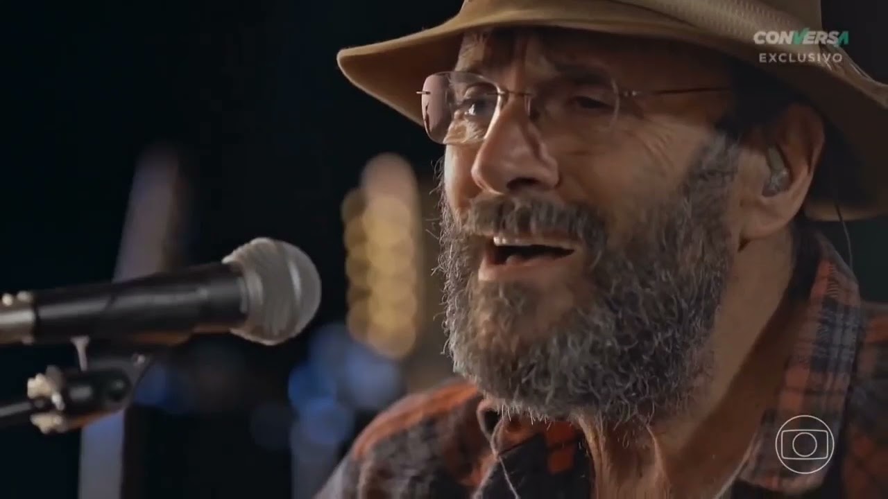 Almir Sater canta 'Tocando em Frente' no programa Conversa com Bial