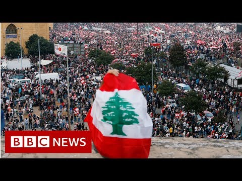 レバノン抗議デモ。首相、「改革に合意」して反乱続く - BBC ニュース (Lebanon protests: Mass revolt continues as PM 'agrees reforms' - BBC News)