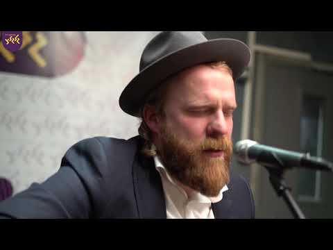 Alex Clare - Three hearts (חי באולפן גלגלצ)