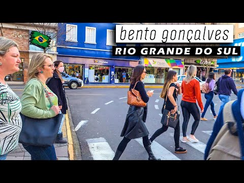 Walking in BENTO GONÇALVES 🇮🇹 ITALIAN PEOPLE IN BRAZIL 🇧🇷 Gaúcha Mountains in Rio Grande do Sul 2022