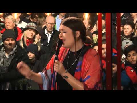 Linnea Henriksson och Linnea Olsson - Halmstad (Live @ Musikhjälpen 2015)