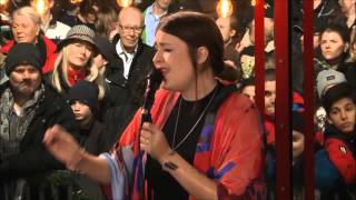 Linnea Henriksson och Linnea Olsson - Halmstad (Live @ Musikhjälpen 2015)