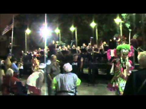 QCSB   2013   Pale Moon   Mummers Museum