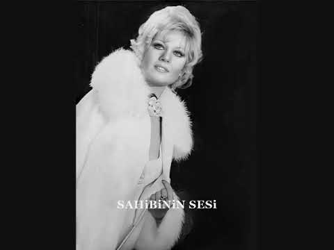 Emel Sayın - Bana bir aşk masalından şarkılar söyle