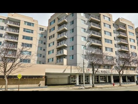 30 Chelsea #813, Everett, MA Presented by Bea Liang.