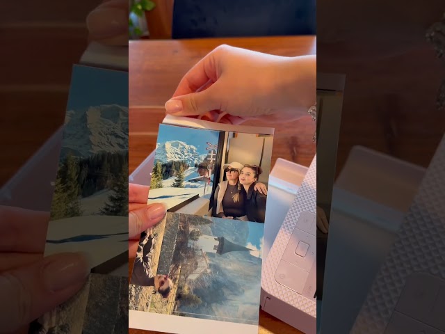 Vidéo teaser pour Canon SELPHY CP1500 Test von Ana: Wunderschöne Urlaubsfotos sofort zu Hause oder unterwegs drucken