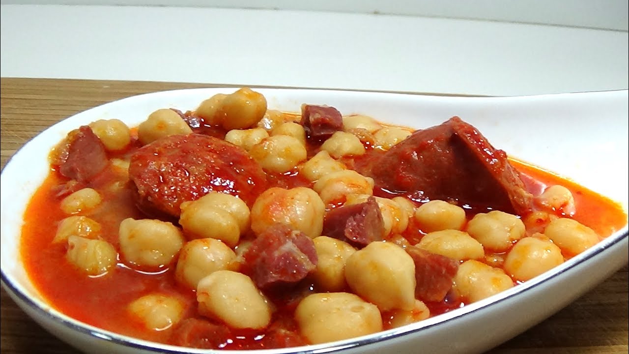 GARBANZOS CON CHORIZO