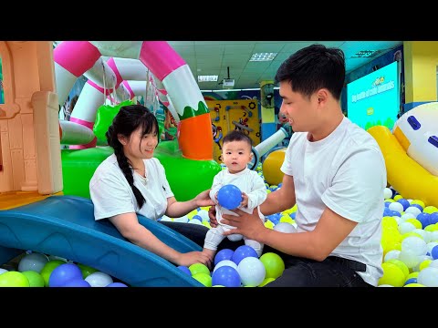 Tu Na and little Henry were taken to a ball pit by CEO Alex – a memorable and joyful day!