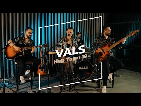 Hep Yaşın 19 (Akustik) - Vals