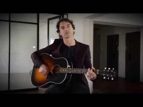 Franck Monnet interprète "Différents" dans Franche connexion pour TV5MONDE