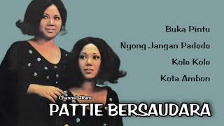 Download lagu PATTIE BERSAUDARA, The Very Best Of, Vol.5:Buka Pintu - Nyong Jangan Padede - Kole Kole - Kota Ambon mp3 Download lagu PATTIE BERSAUDARA, The Very Best Of, Vol.5:Buka Pintu - Nyong Jangan Padede - Kole Kole - Kota Ambon mp3