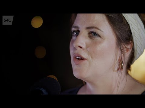 Lisa Angharad - Hiraeth am Feirion | Eisteddfod AmGen: Cwt Cerdd