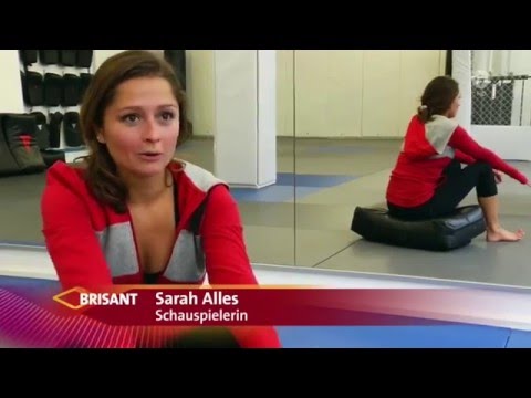 download lagu mp3 mp4 Sarah Alles, download lagu Sarah Alles gratis, unduh video klip Sarah Alles