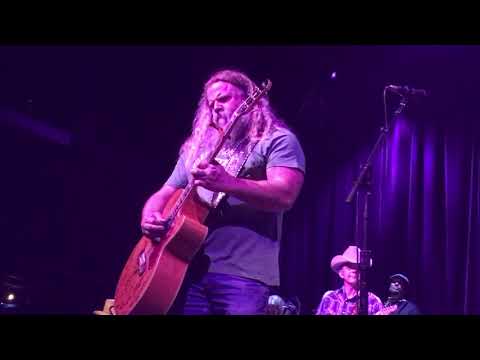 Jamey Johnson “Give It Away” MIND-BLOWING Performance.  Live at the House of Blues Boston on 4/9/19