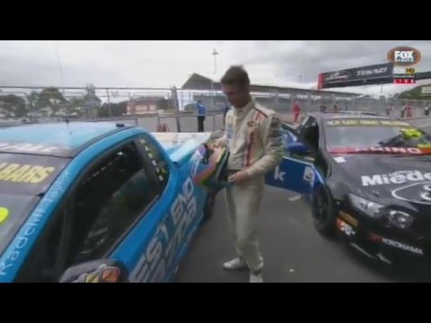 2015 V8 Ute Series - Sydney - Ryal Harris Dodgy Ford Door Handle