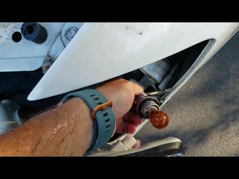 Headlamp Assembly Change on a 2004 Toyota Avalon