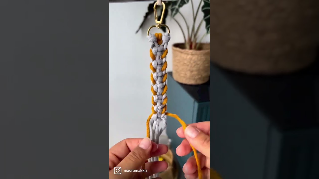 Macrame keychain tutorial #macramediy #macramekeychain #macrameknot